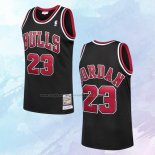 NO 23 Michael Jordan Camiseta Mitchell & Ness Chicago Bulls Negro3 1997-98